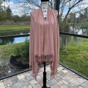 Roommates Women’s Sleeveless Cardigan Shawl